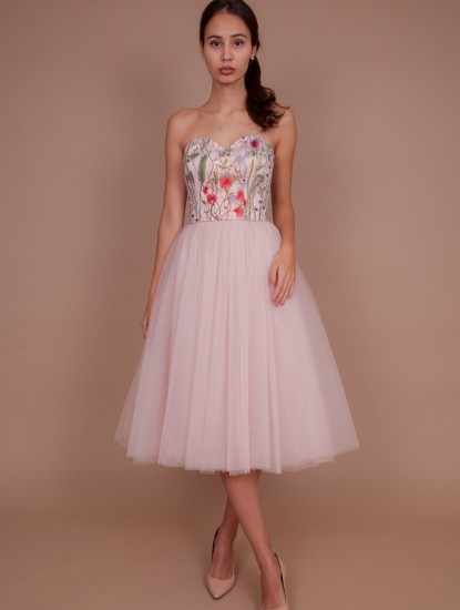 Корсетное платье из фатина с вышивкой на лифе (Нюдово-розовый) 